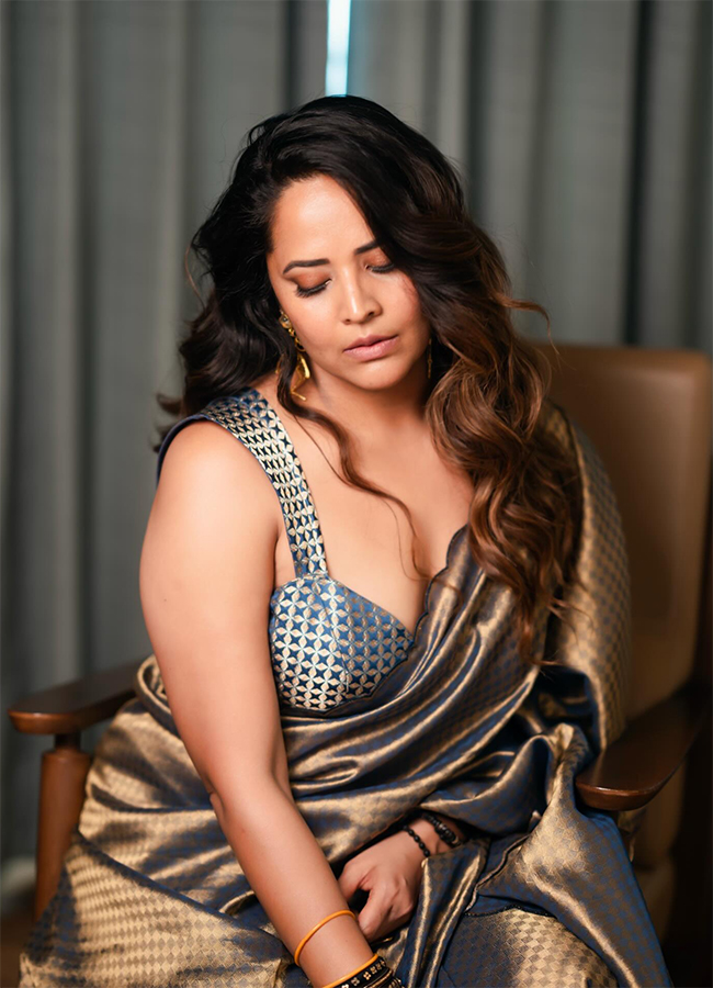 Tollywood Actress Anasuya Bharadwaj Birthday Special Photos11
