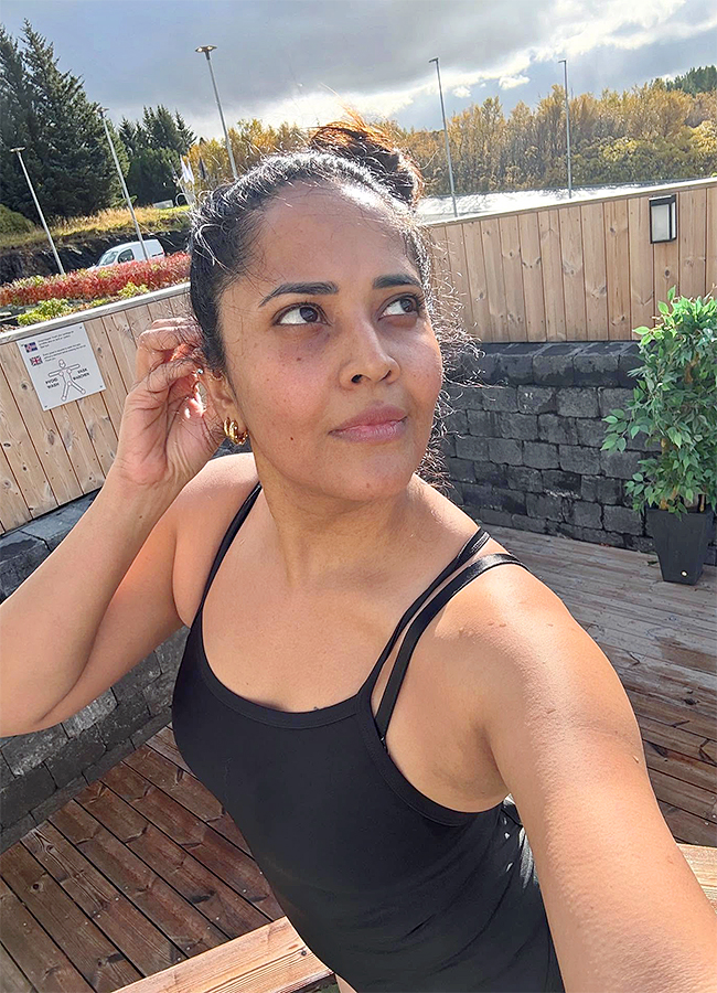 Tollywood Actress Anasuya Bharadwaj Birthday Special Photos19