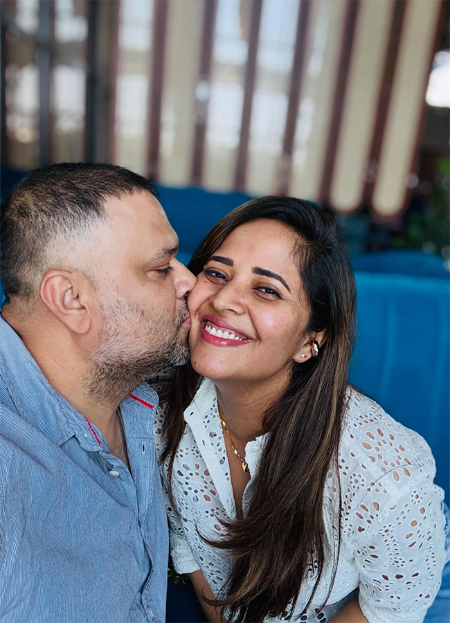 Tollywood Actress Anasuya Bharadwaj Birthday Special Photos28