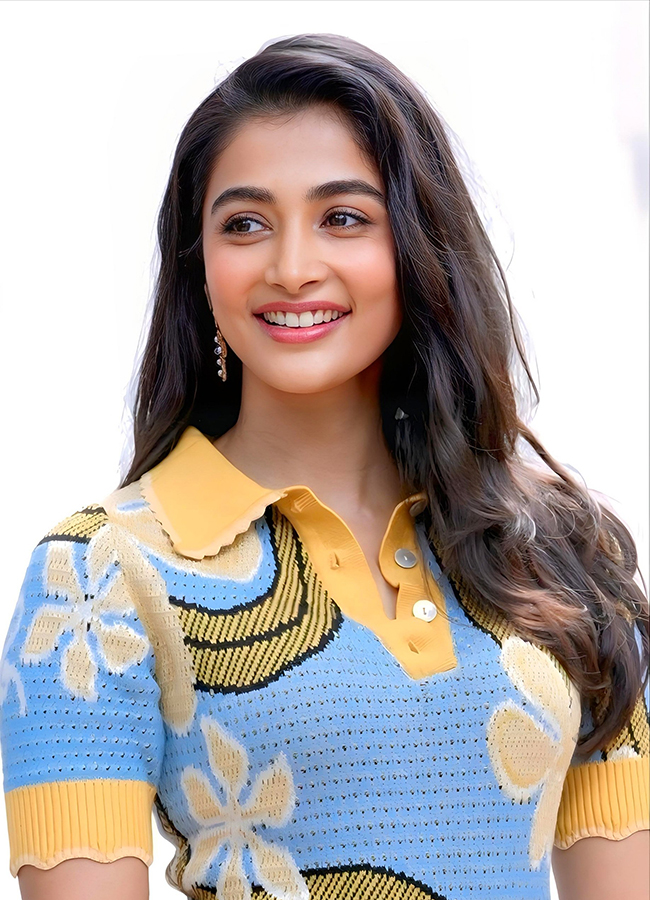 Tollywood Actress Pooja Hegde Latest Photos11