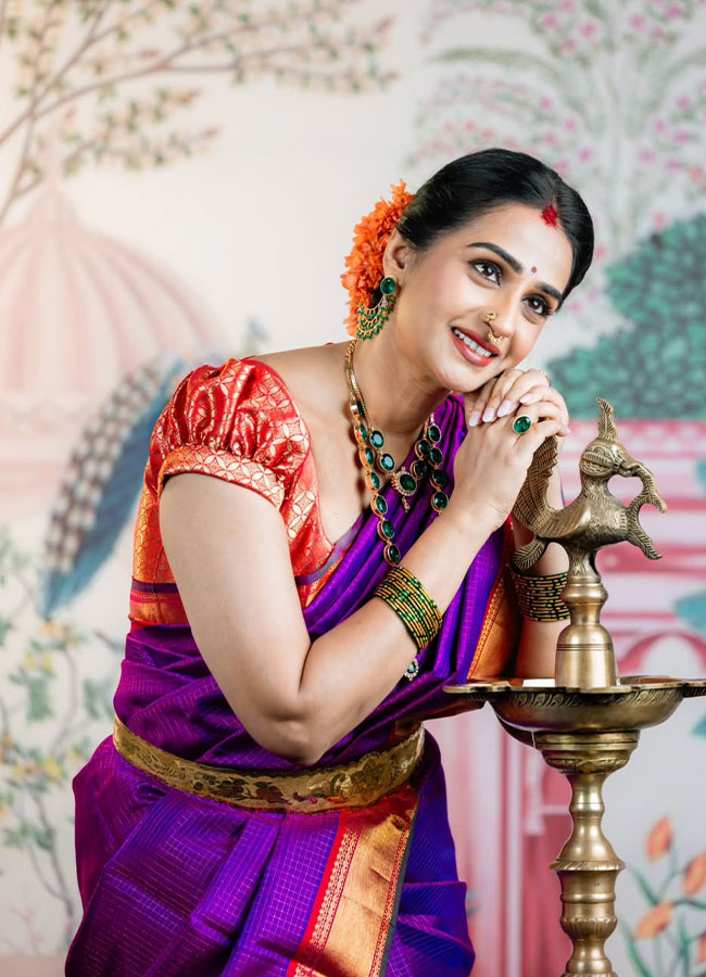 Gorgeous actress Laya looks stunning in her latest pictures2