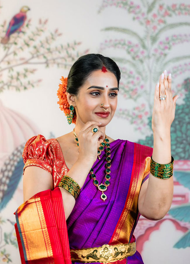 Gorgeous actress Laya looks stunning in her latest pictures12