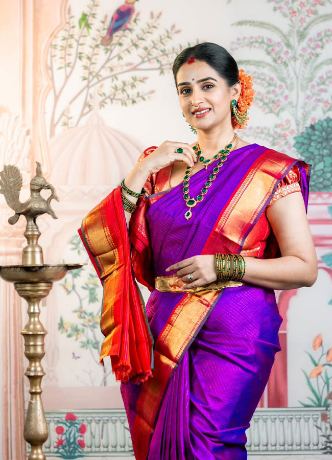 Gorgeous actress Laya looks stunning in her latest pictures13
