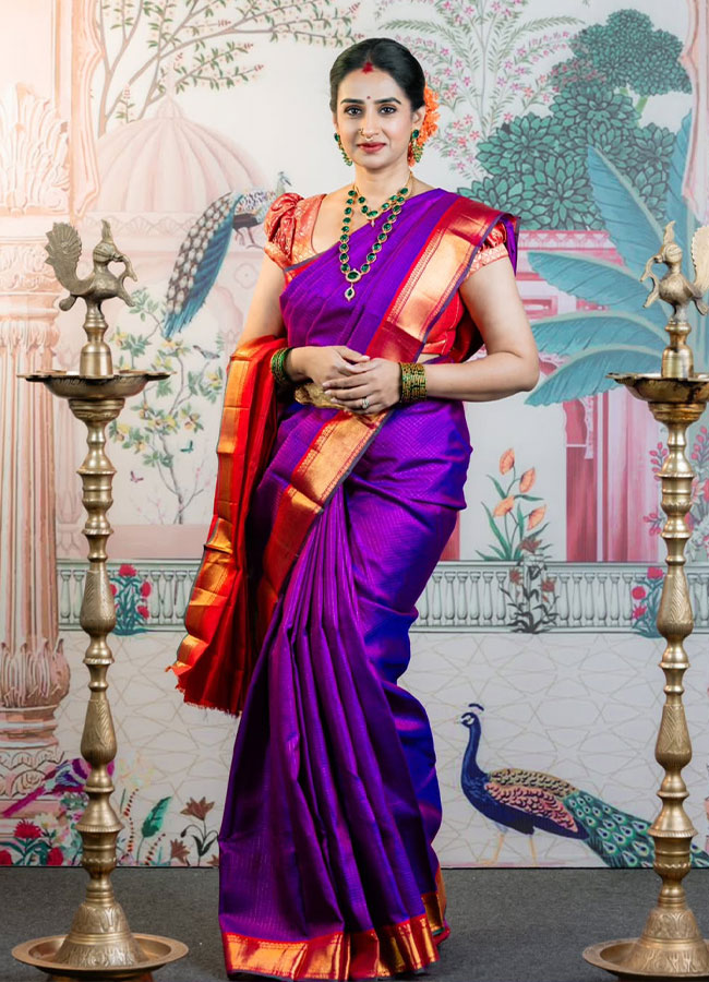 Gorgeous actress Laya looks stunning in her latest pictures14