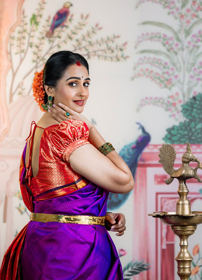 Gorgeous actress Laya looks stunning in her latest pictures5