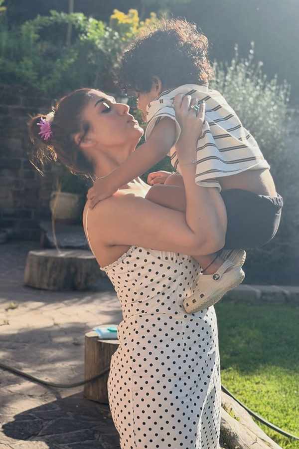 Actress Nayanthara Enjoying vacation With Family Photos	18