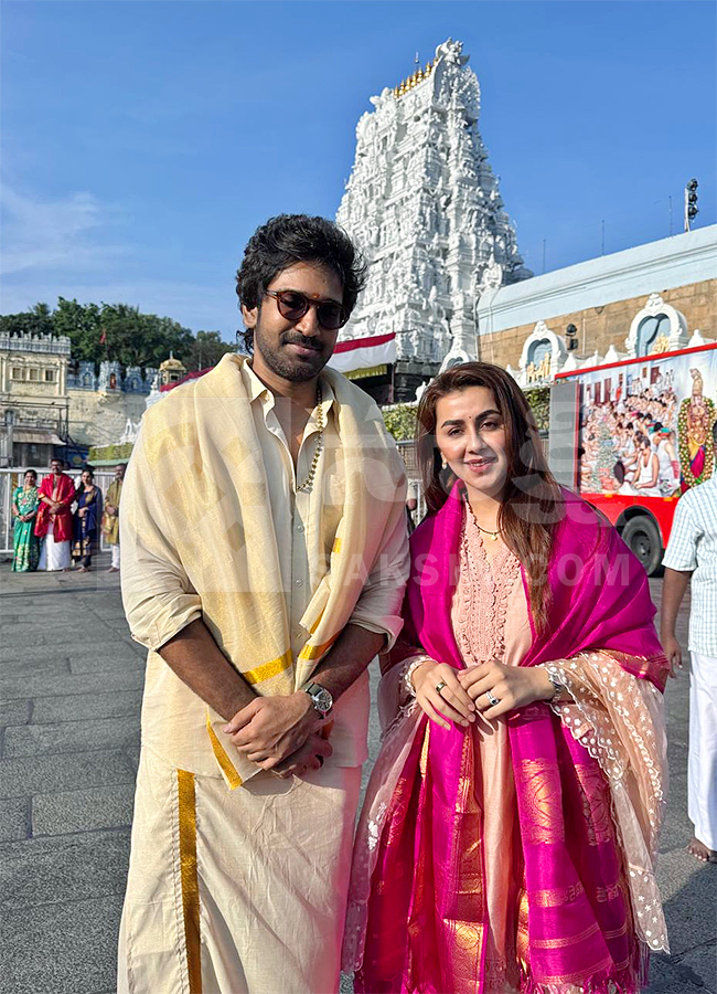 Actor Aadhi Pinisetty and his wife at Tirumala15