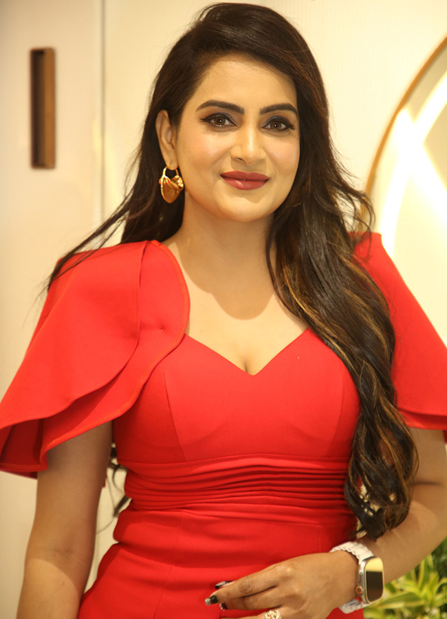 Actress Himaja Creates a Buzz at a Shop Opening Viral Photos13