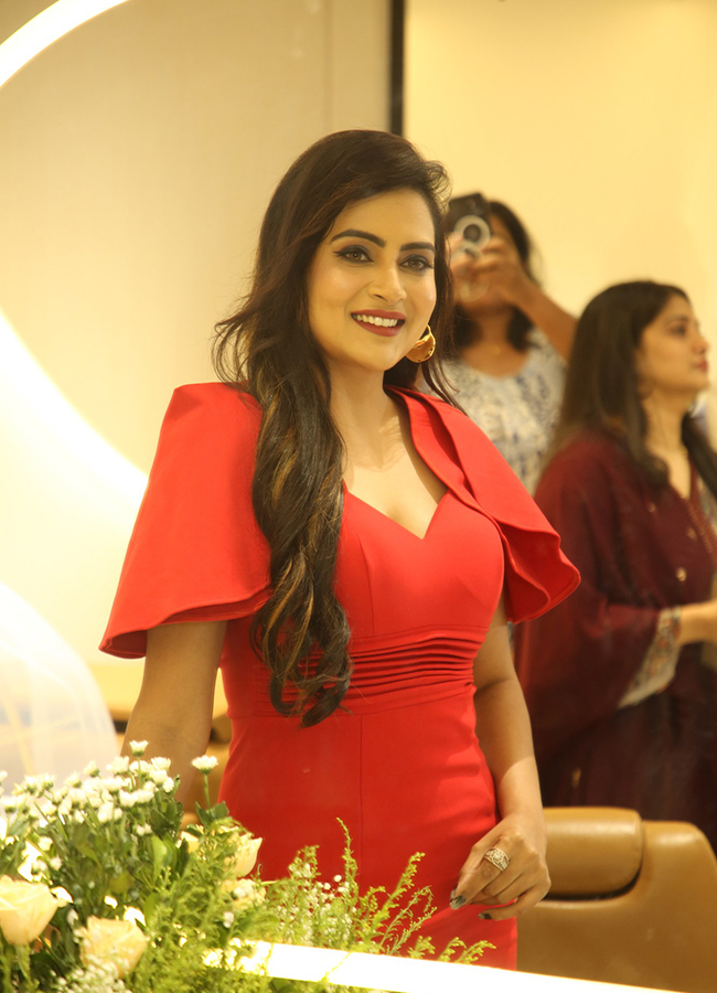 Actress Himaja Creates a Buzz at a Shop Opening Viral Photos18