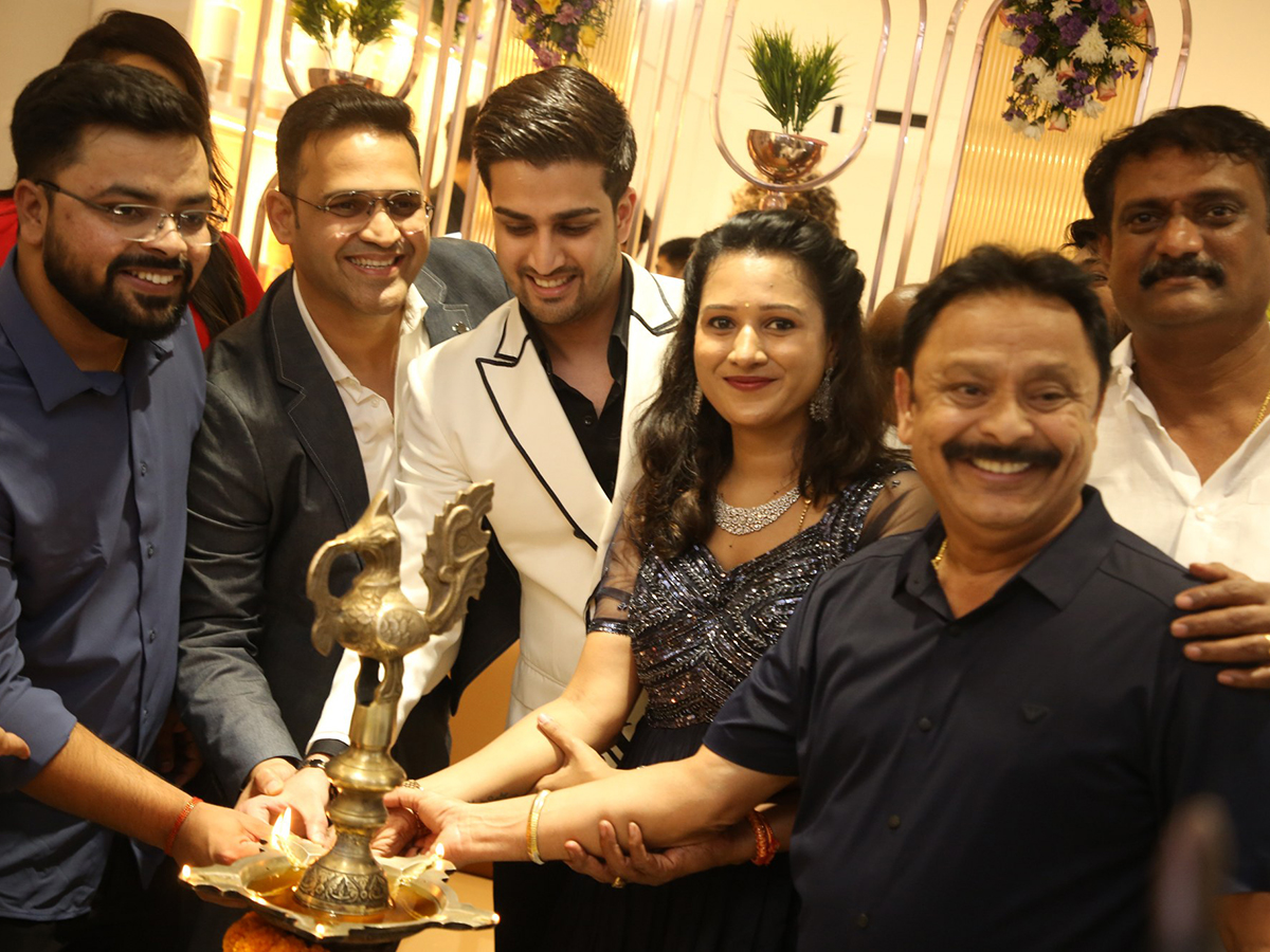 Actress Himaja Creates a Buzz at a Shop Opening Viral Photos6