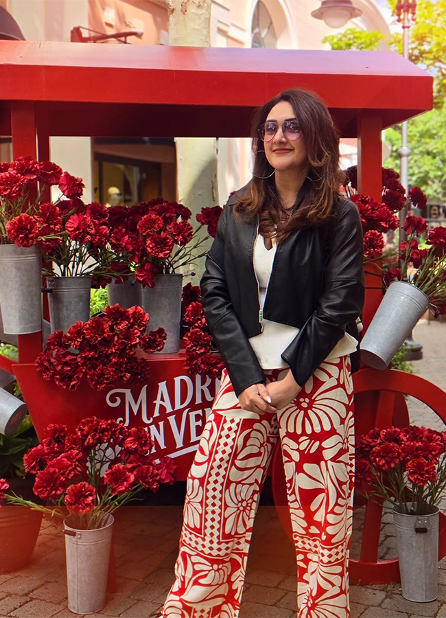 Heroine Sridevi Vijaykumar on a Family Trip Viral Photos13