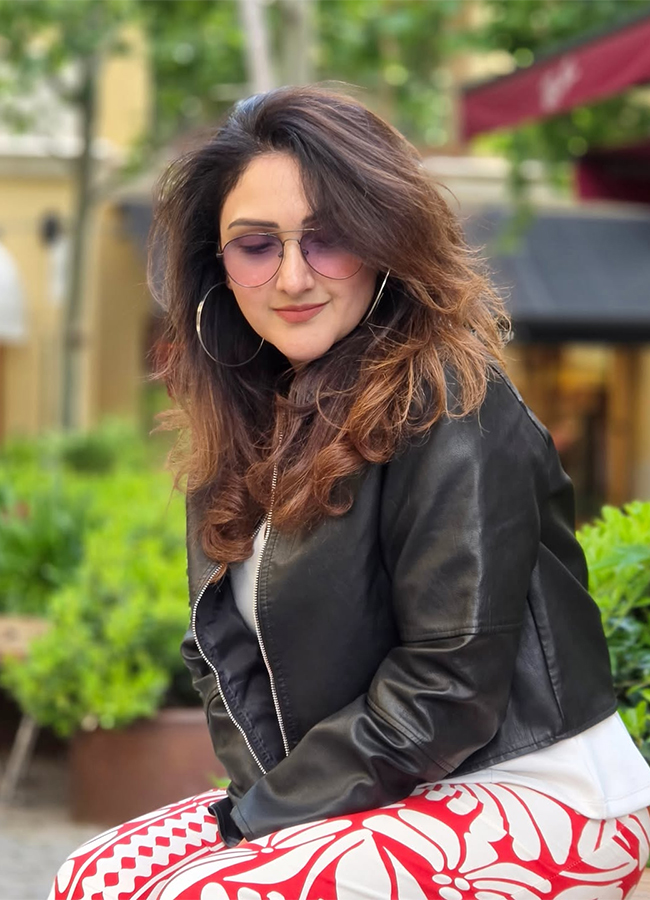 Heroine Sridevi Vijaykumar on a Family Trip Viral Photos14