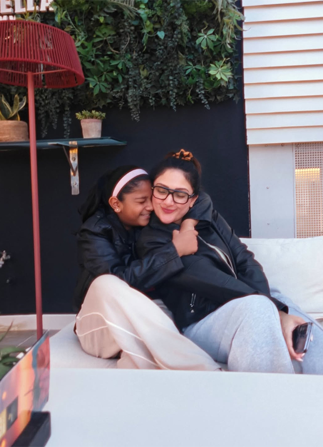 Heroine Sridevi Vijaykumar on a Family Trip Viral Photos7