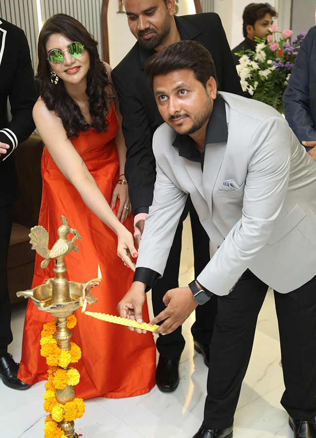 Jabardasth Varsha Launches Habibs Salon Bachupally9