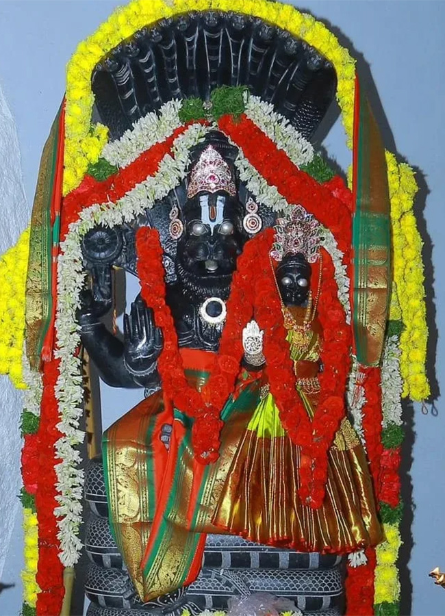 తెలంగాణలో గుహ మధ్య అద్భుతమైన ఆలయం (ఫొటోలు) | Devotional, Sri Nagapalli ...