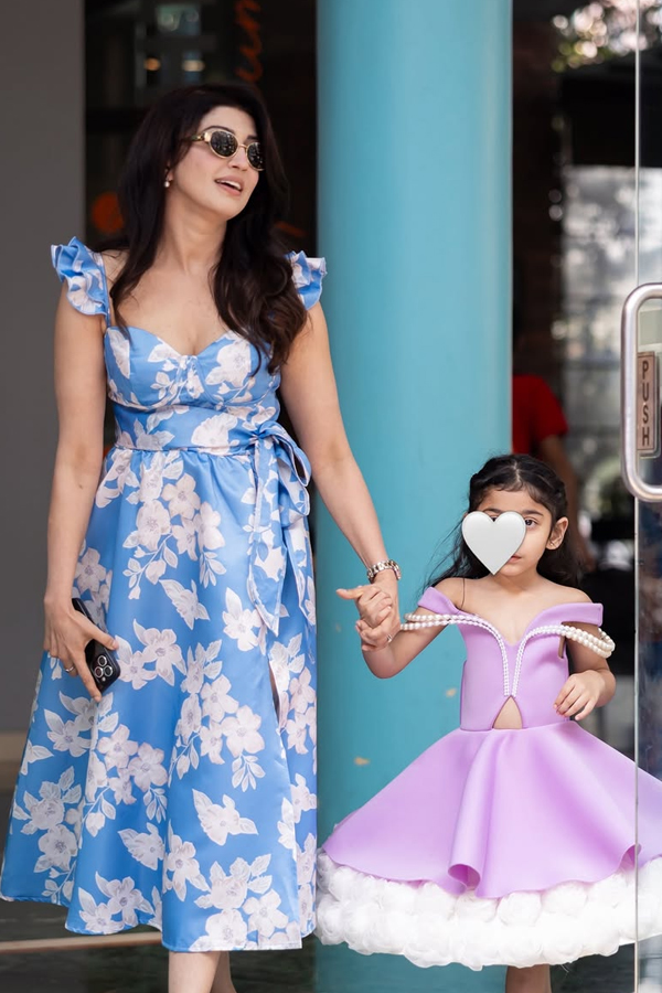 Actress pranitha subhash Daughter Birthday Celebrations Photos8