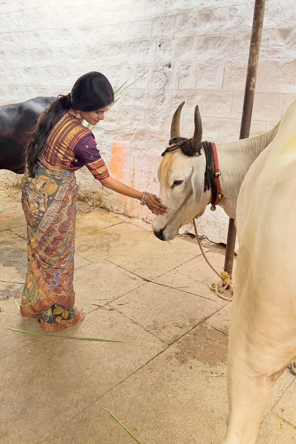 Kidambi Srikanth, Wife Shravya Varma Visited Tirumala Photos2