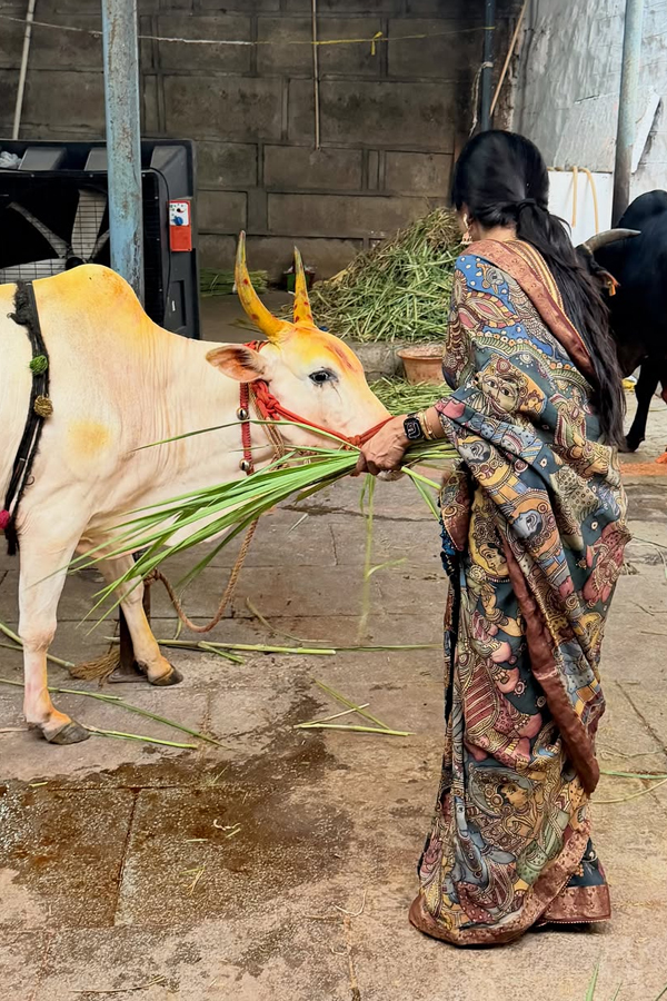 Kidambi Srikanth, Wife Shravya Varma Visited Tirumala Photos3
