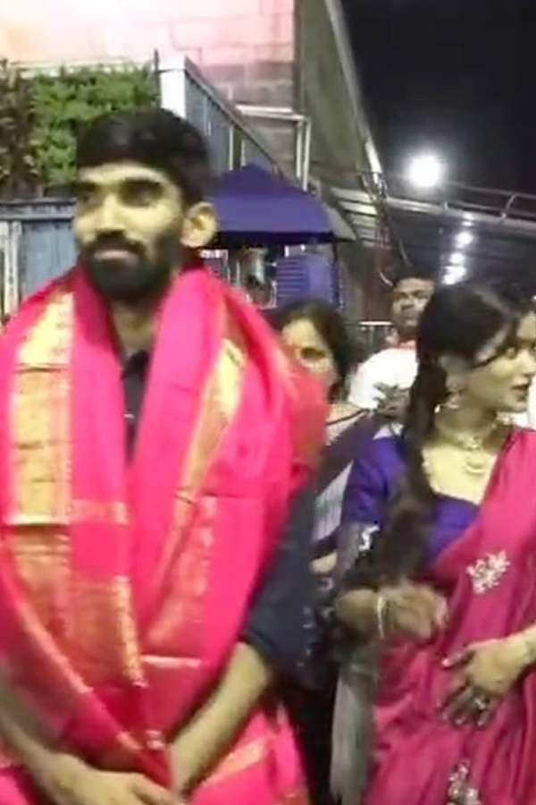 Kidambi Srikanth, Wife Shravya Varma Visited Tirumala Photos10