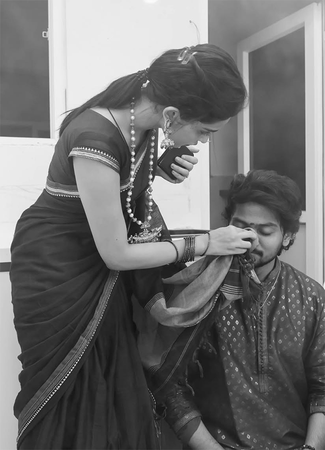 Shanmukh Jaswanth New House Opening Ceremony With Wife Vaishnavi, Photos Gallery Inside5