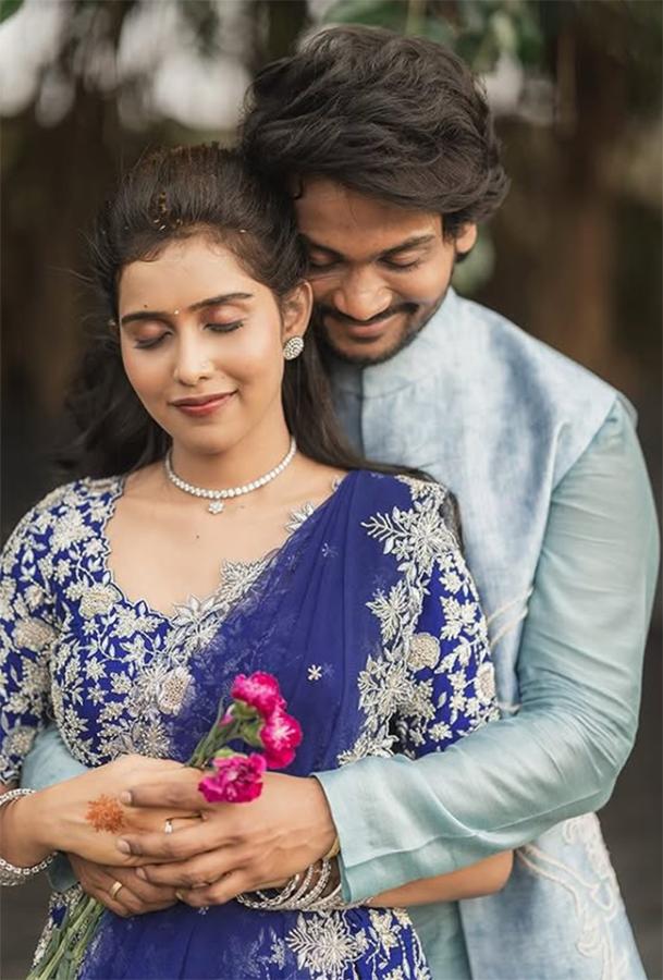 Shanmukh Jaswanth New House Opening Ceremony With Wife Vaishnavi, Photos Gallery Inside8