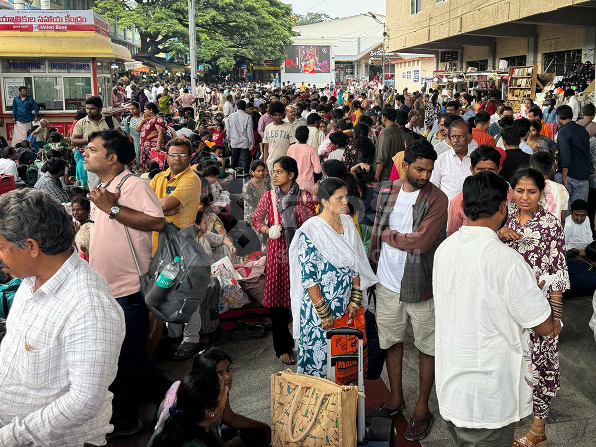 Heavy Rush at Tirumala During Summer Holidays17