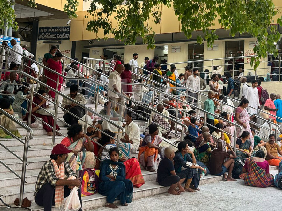 Heavy Rush at Tirumala During Summer Holidays18