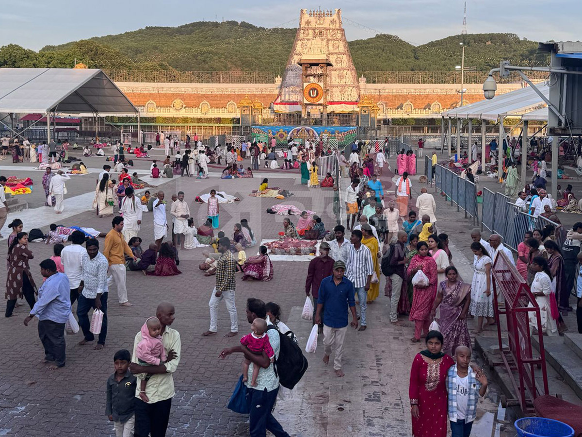 Heavy Rush at Tirumala During Summer Holidays21