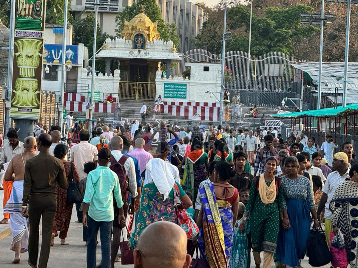 Heavy Rush at Tirumala During Summer Holidays22