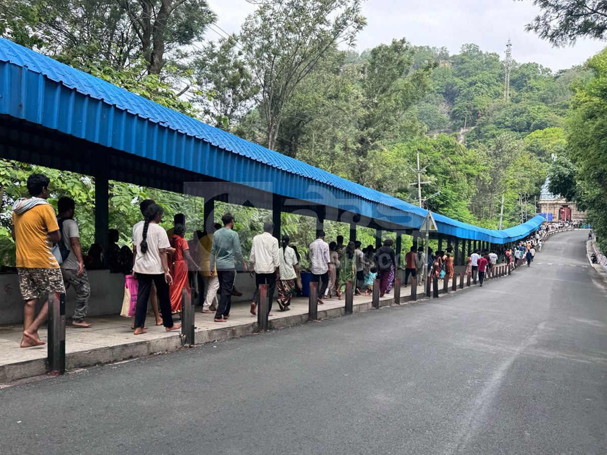 Heavy Rush at Tirumala During Summer Holidays9