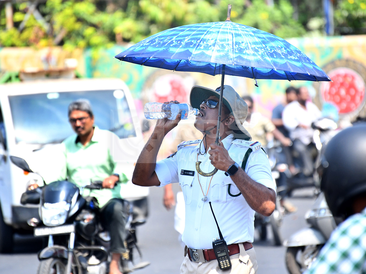 Heavy Summer Heat in Telugu States Photo Gallery1