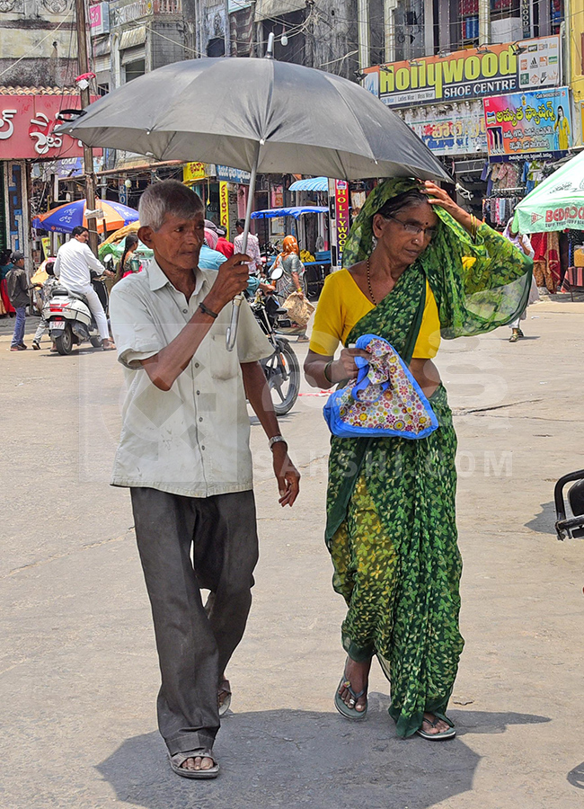 Heavy Summer Heat in Telugu States Photo Gallery17