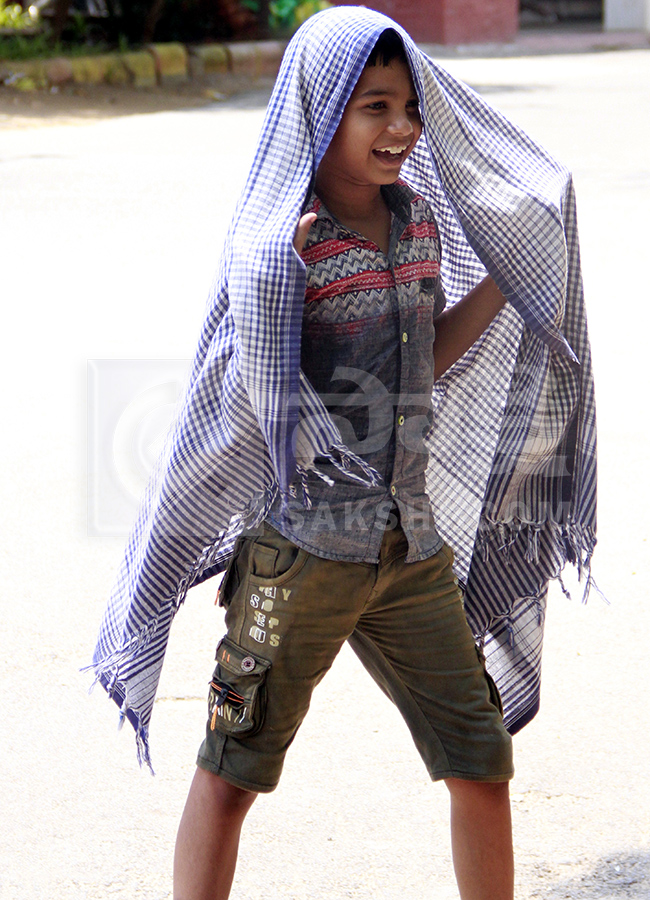 Heavy Summer Heat in Telugu States Photo Gallery18