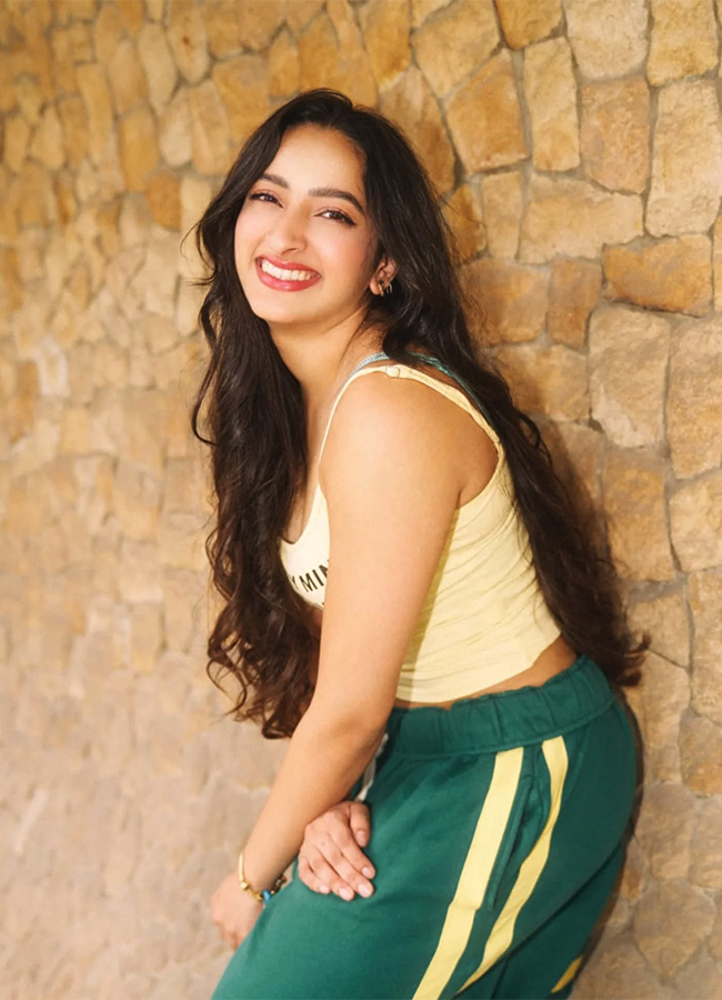 Manjula Ghattamaneni Daughter Jaanvi Swarup HD Photos13
