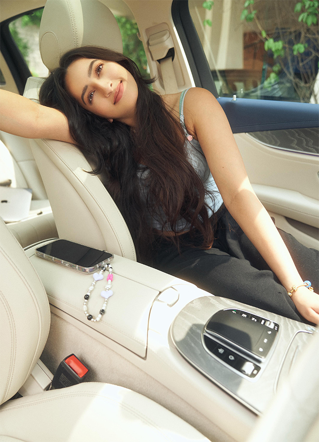 Manjula Ghattamaneni Daughter Jaanvi Swarup HD Photos6