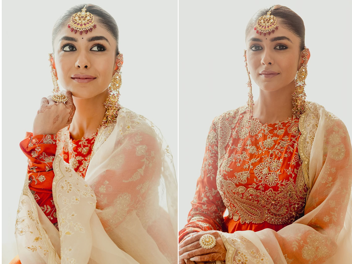 Actress Mrunal Thakur Looking Beautiful In Traditional Look Photos1