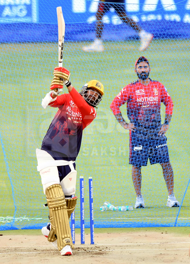 IPL 2026 : Sunrisers Hyderabad and Royal Challengers Bengaluru in Hyderabad10