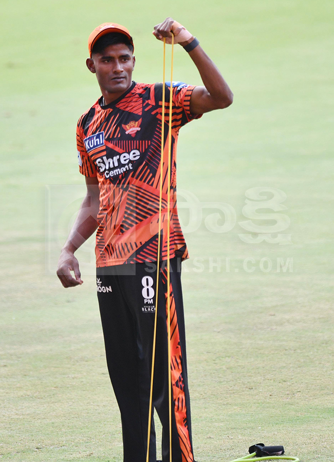 IPL 2026 : Sunrisers Hyderabad and Royal Challengers Bengaluru in Hyderabad24