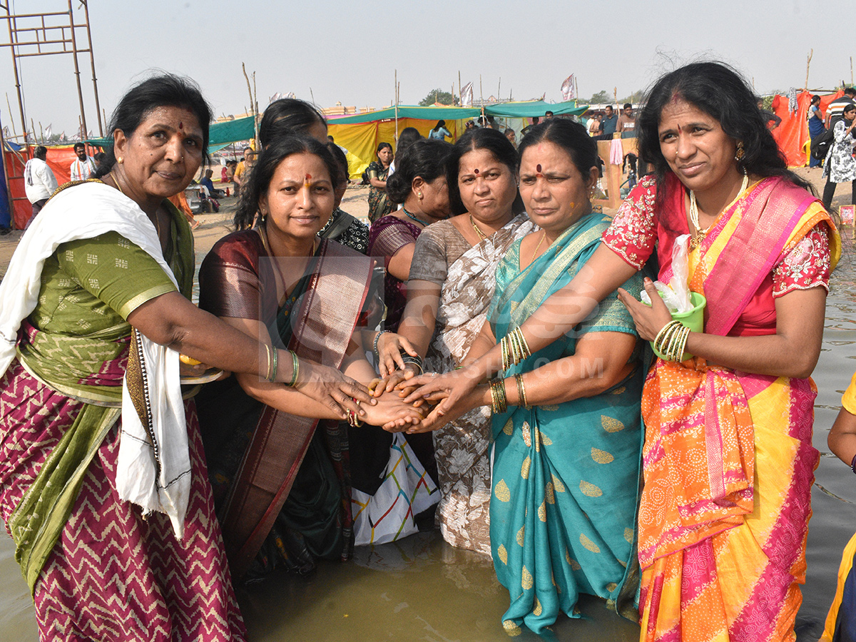 Saraswati Anthya Pushkaralu Begins in Telangana HD Photos17
