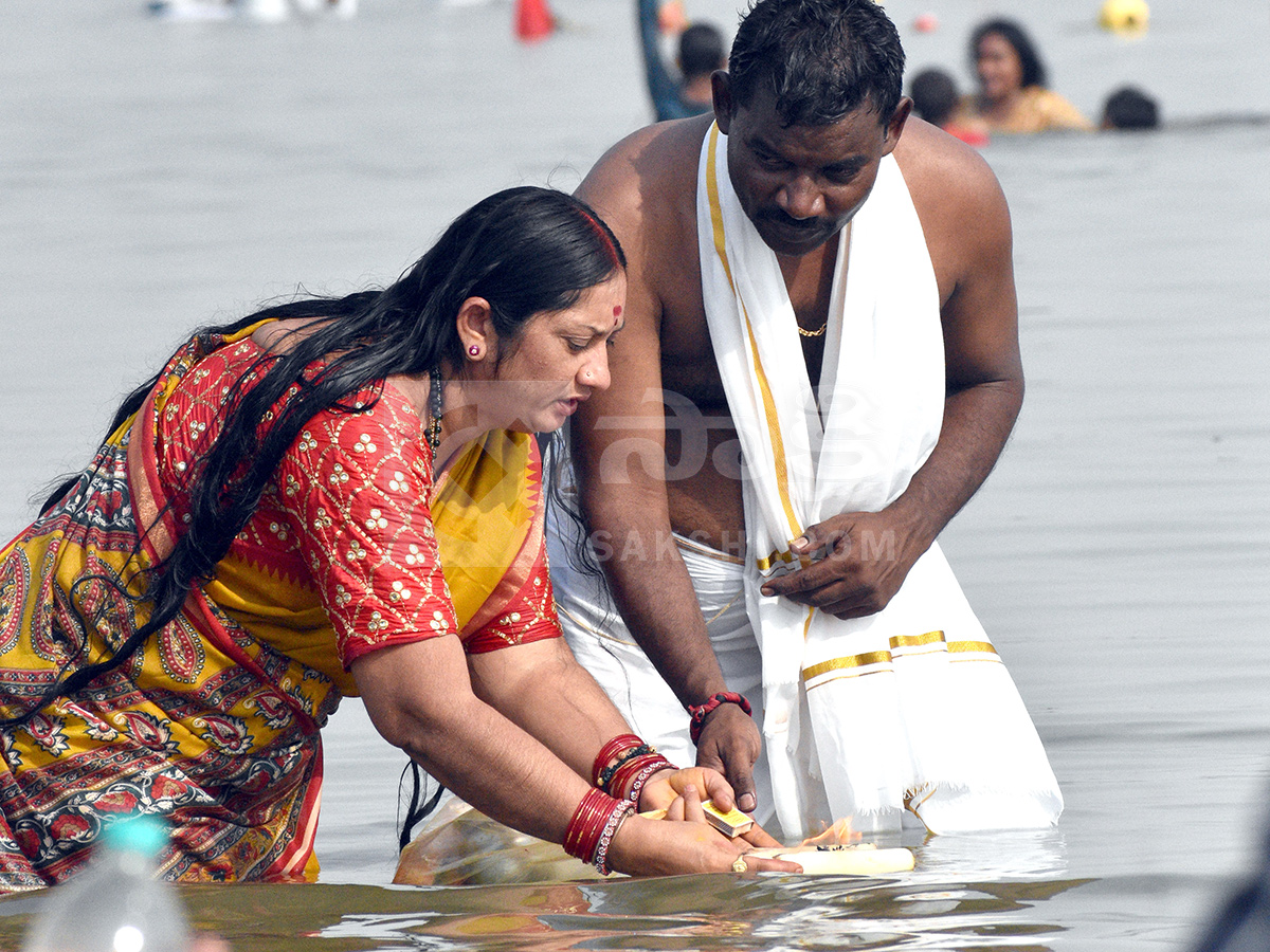 Saraswati Anthya Pushkaralu Begins in Telangana HD Photos22