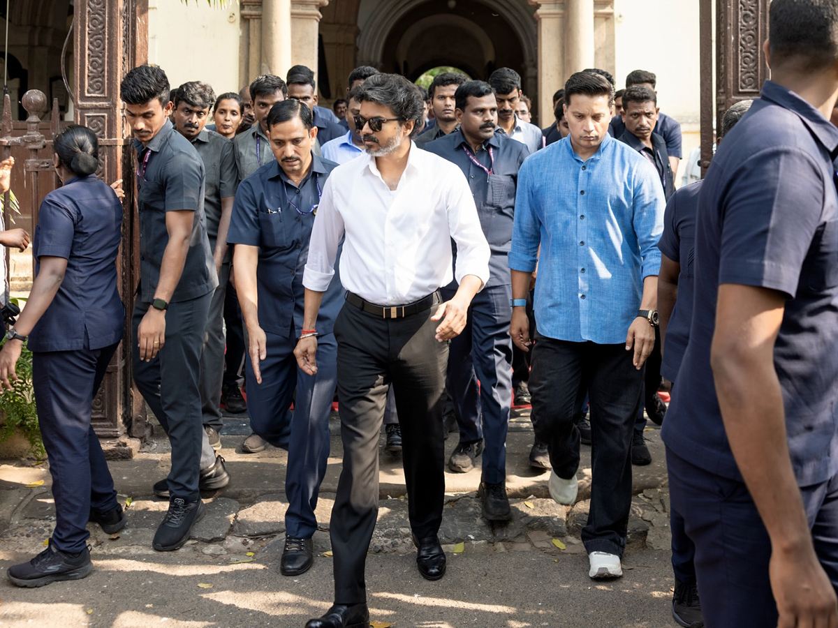 Heritage Meets Style: Thalapathy Vijay Iconic Fort St George Visit Photos1