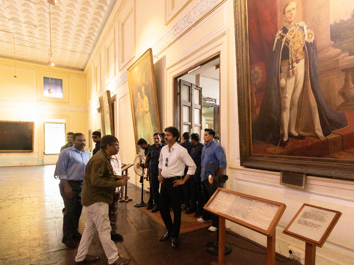 Heritage Meets Style: Thalapathy Vijay Iconic Fort St George Visit Photos4