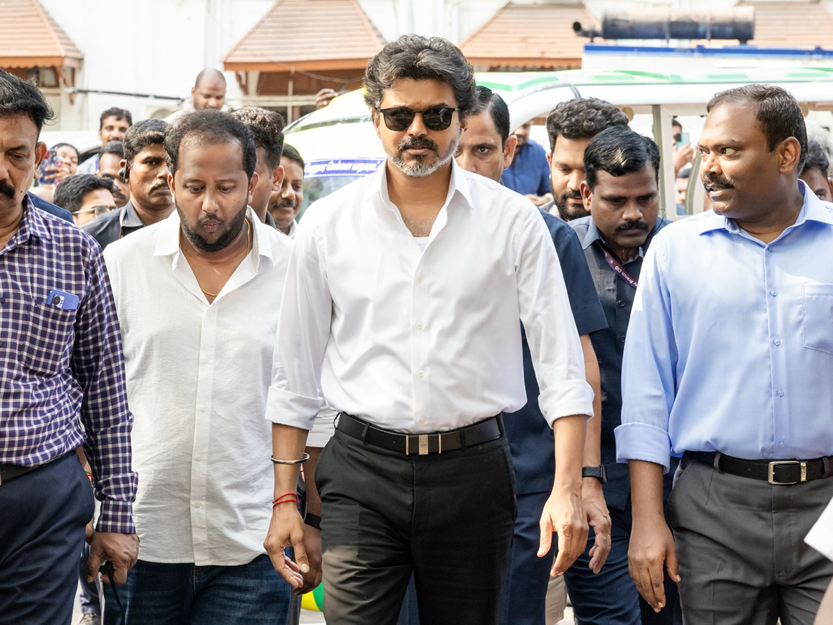 Heritage Meets Style: Thalapathy Vijay Iconic Fort St George Visit Photos8