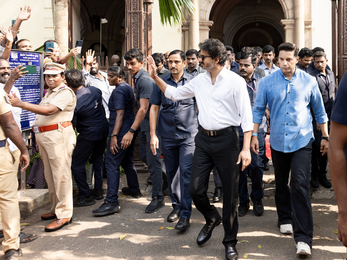 Heritage Meets Style: Thalapathy Vijay Iconic Fort St George Visit Photos9