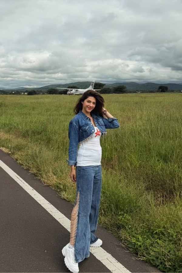 Mehreen Pirzadaa enjoying Her vacation With Husband Photos10