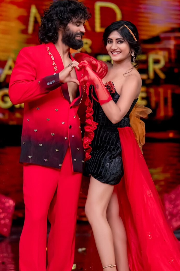 Kalyan And Vasanthi on winning The Mad For Each Other show season 1 title Photos14