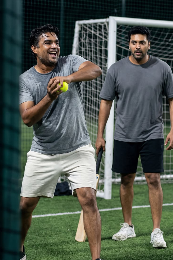 Mahesh plays cricket with Tamil star heroes?7