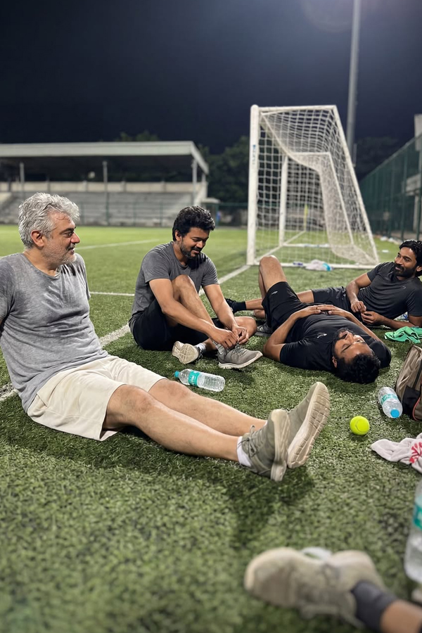 Mahesh plays cricket with Tamil star heroes?8