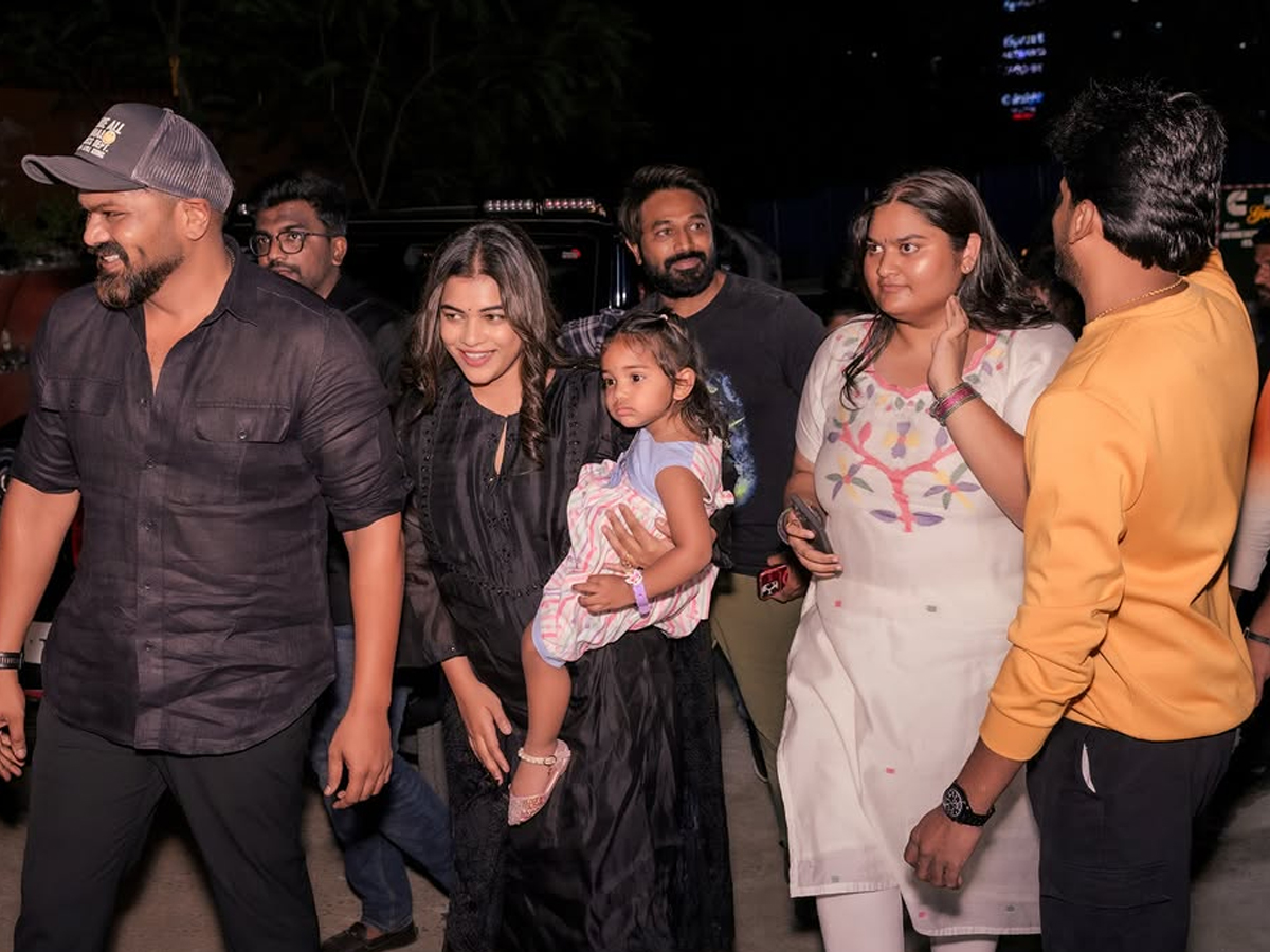Manchu manoj at Patashala event with His family Photos2