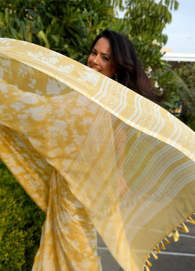 Chandamamala Sameera in a saree Photos10
